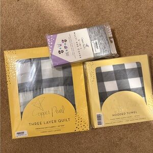 Copper pearl Three Layer Quilt and Hooded Towel Set - Black and White